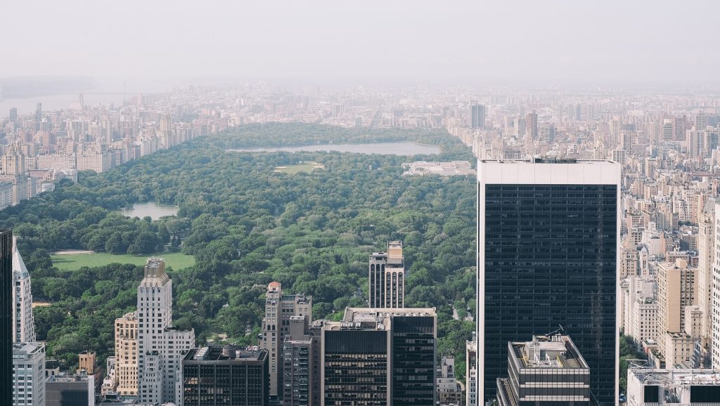 Yıllık yaklaşık 25 milyon ziyaretçisiyle Central Park, ABD'de sıkça ziyaret edilen kent parkıdır.